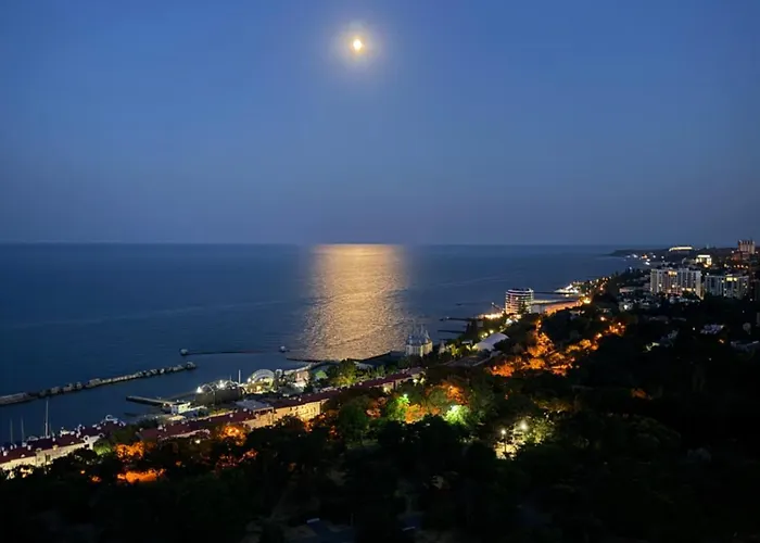 в аркадии с террасой и видом на море Appartement Odessa