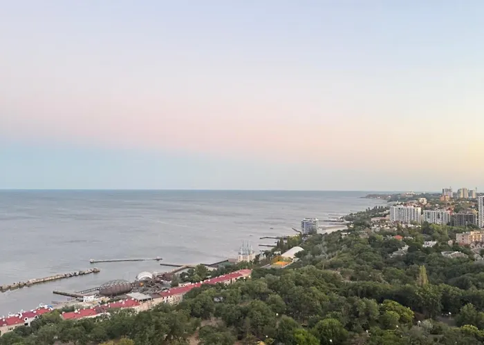 в аркадии с террасой и видом на море Appartement Odessa